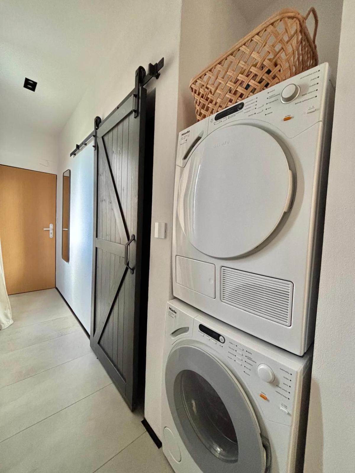 Apartman Zara 科马尔诺 外观 照片